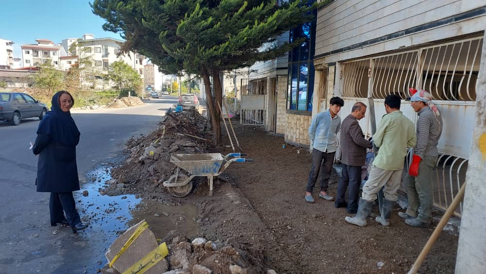 ‍ بهسازی پیاده رو و کوچه های فرعی آن در خیابان شهید ولی محمدیانی 